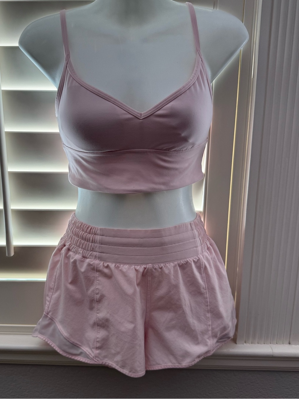 Lululemon Align Sweetheart Bra & Hotty Hot High-Rise Short 2.5" Pink Size 4/6
